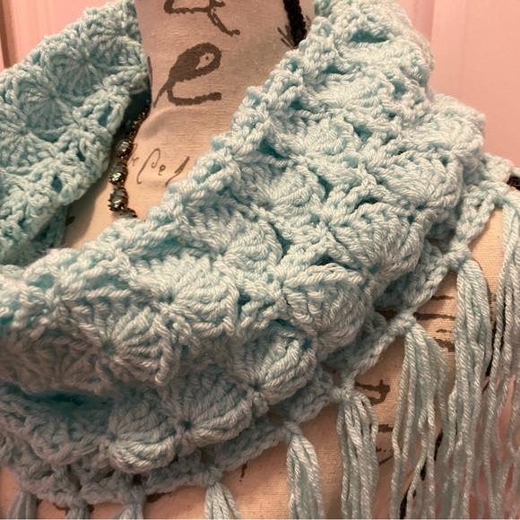 Lovely Handmade Crochet Fringe Cowl Scarf - Picture 8 of 10